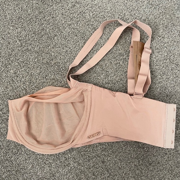 NWT SKIMS Unlined Balconette Bra - Picture 3 of 4